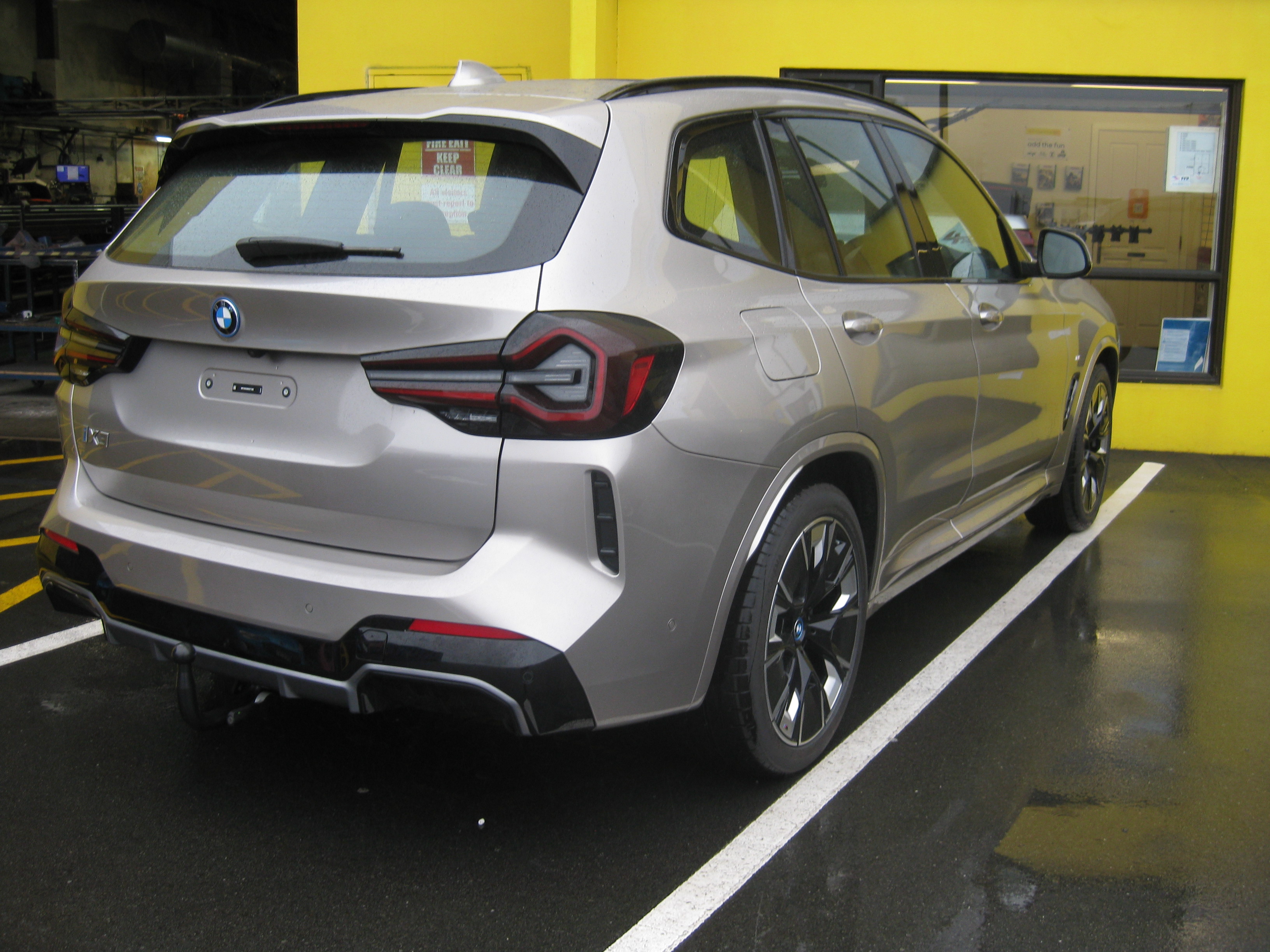 BMW iX3 STATIONWAGON 2025-CURRENT